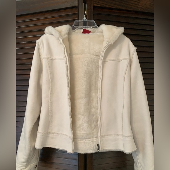 Winter jacket/hoodie - Picture 4 of 7